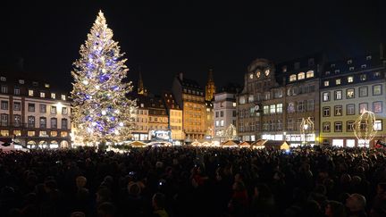 Le marche de Noël de Strasbourg (Bas-Rhin). (PATRICK HERTZOG / AFP)