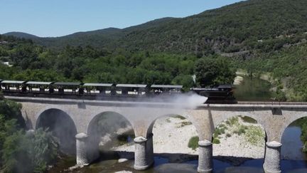 Tourisme : dans le train à vapeur des Cévennes