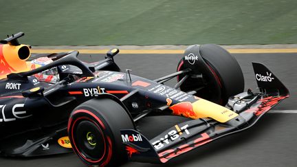 Le pilote néerlandais de Red Bull, Max Verstappen, lors des qualifications du Grand Prix d'Australie, sur le circuit Albert Park à Melbourne, le 1er avril 2023. (WILLIAM WEST / AFP)