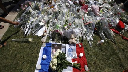 Attentat de Nice : la France s'est arrêtée à midi