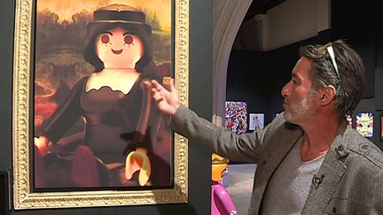 Richard Unglik et sa Joconde version Playmobil 
 (Capture d&#039;image France 3/Culturebox)