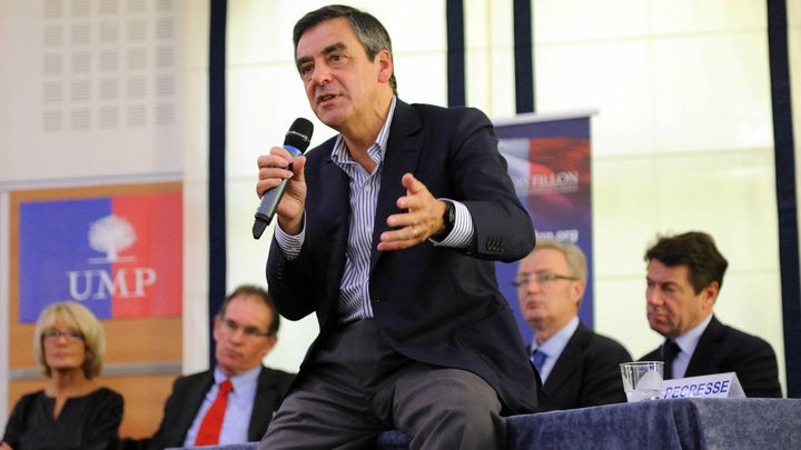 Fran&ccedil;ois Fillon lors d'une r&eacute;union publique &agrave; La Baule (Loire-Atlantique), le 29 septembre 2012. (SEBASTIEN SALOM-GOMIS / SIPA)