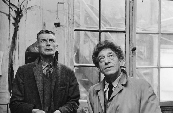 Samuel Beckett et Alberto Giacometti dans l’atelier dit du téléphone, 1961 Photo : Georges Pierre Fondation Giacometti&nbsp; (© Succession Alberto Giacometti (Fondation Giacometti +ADAGP) 2020)