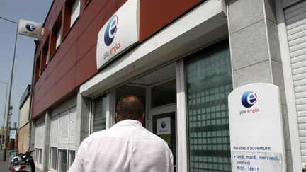 Une agence P&ocirc;le emploi &agrave; Reims (Marne), le 10 ao&ucirc;t 2013. ( MAXPPP)