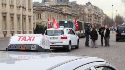 &nbsp; (Opération escargot et barrages flitrants des taxis parisiens en février dernier © SipaPress)