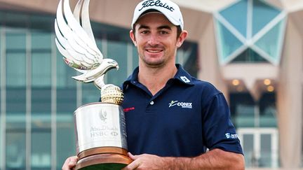 Le golfeur fran&ccedil;ais Gary Stal pose apr&egrave;s sa victoire &agrave; l'open d'Abou Dabi, &nbsp;le 18 janvier 2015. (MAXPPP)