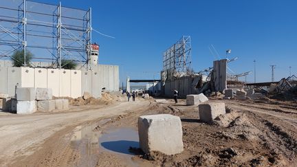 Le poste-frontière d'Erez, au nord de la bande de Gaza le 7 janvier 2024. (THIBAUT LEFEVRE / FRANCEINFO)