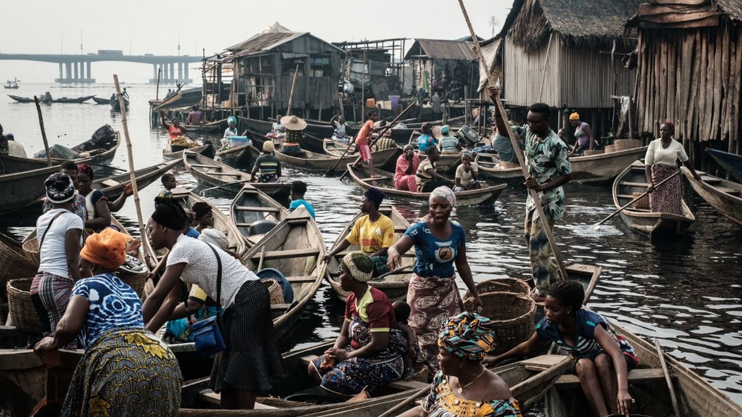 Nigeria: children in giant slums learn to play chess