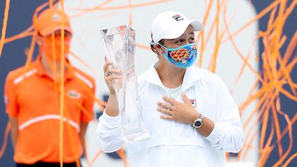 L'Australienne Ashleigh Barty s'est imposée en finale lors du tournoi de Miami face à la Canadienne Bianca Andreescu, le 3 avril 2021, en Floride. (MATTHEW STOCKMAN / GETTY IMAGES NORTH AMERICA)