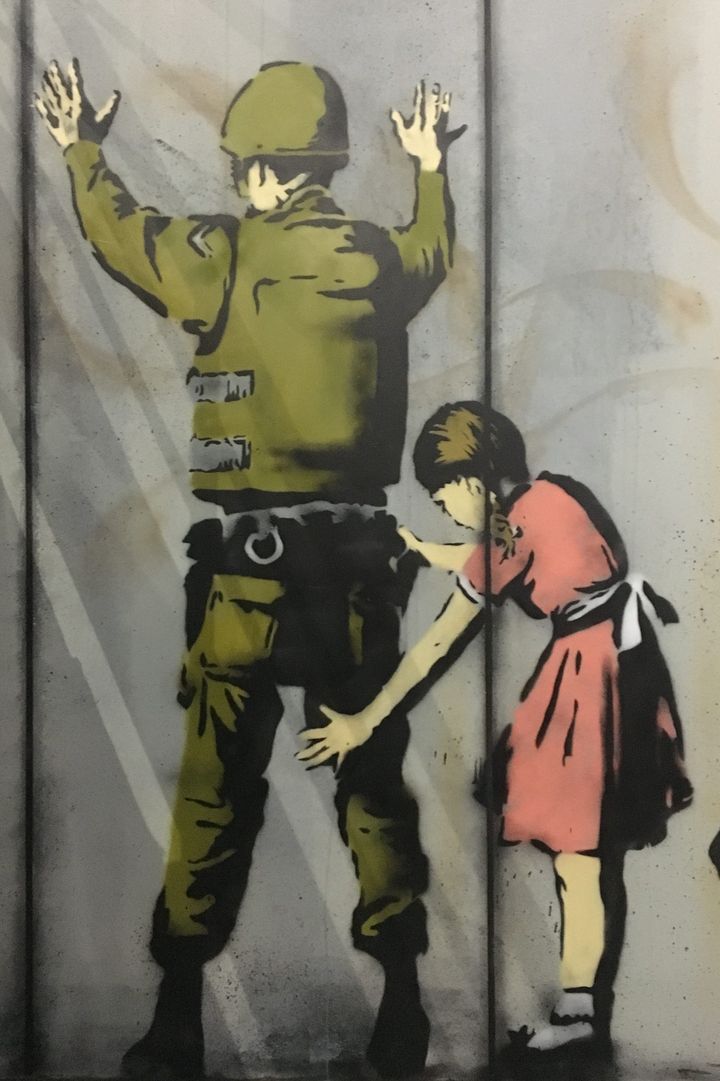 Une reconstitution de la fresque "Bethléem Land", réalisée par l'artiste britannique Banksy. (ESPACE LAFAYETTE-DROUOT)