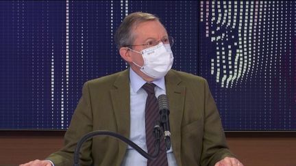 Philippe Bas,&nbsp;sénateur Les Républicains de la Manche, était l'invité du "8h30 franceinfo", dimanche 1er novembre 2020. (FRANCEINFO / RADIOFRANCE)