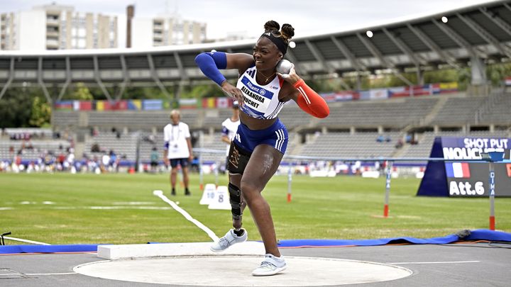 Alexandra Nouchet lors de l'épreuve de lancer de poids en catégorie F64 des Championnats du monde para-athlétiques de Paris, le 15 juillet 2023. (HERVIO JEAN-MARIE/KMSP)