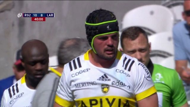 Après une belle mêlée fermée, Grégory Alldritt se détache pour venir inscrire son 5ème essai européen en coin. Le capitaine rochelais répond à Vakatawa et rapproche les siens du Racing. West dévisse complètement, 10-8 à la mi-temps pour la formation parisienne.