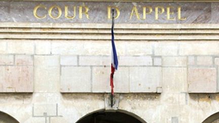 Le fronton de la cour d'appel de Versailles (AFP)