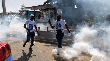 Les partisans du candidat à la présidentielle Daouda Ndiaye manifestent pour monter leur opposition au report de la présidentielle, au Sénégal, le 4 février 2024. (JEROME FAVRE / EPA)