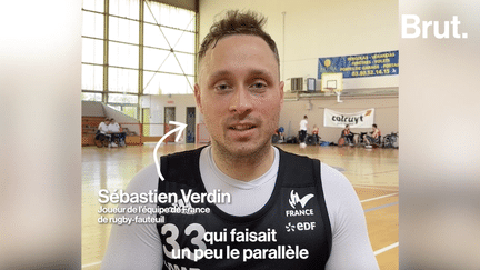 Anciennement appelé le “murderball”, le rugby-fauteuil a aujourd’hui pris un nom plus doux. Brut a suivi l’équipe de France à l’entraînement avant les Jeux paralympiques 2024. (Brut.)