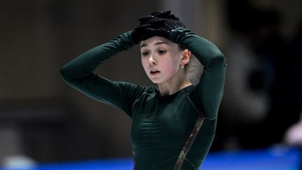 La patineuse russe Kamila Valieva à l'entraînement, le 10 février 2022 sur la patinoire olympique de Pékin.&nbsp; (ALEXEY FILIPPOV / SPUTNIK / AFP)