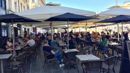 Une terrasse à Montpellier (Hérault). Photo d'illustration. (ROMAIN BERCHET / FRANCE-BLEU HÉRAULT / RADIO FRANCE)