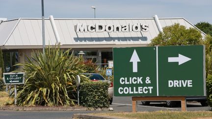 L'enseigne d'un restaurant de restauration rapide McDonald's,&nbsp;en mai 2022. (Photo d'illustration) (MATHIEU THOMASSET / HANS LUCAS / AFP)