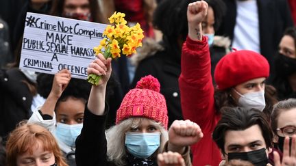 Manifestation en hommage à Sarah Everard et hostile à la police, le 14 mars à Londres (Royaume-Uni) (DANIEL LEAL-OLIVAS / AFP)