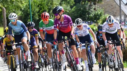 Le peloton féminin prendra le départ du Tour de France le 24 juillet 2022. (NICOLAS CREACH / MAXPPP)