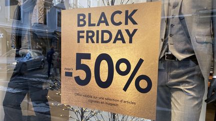 Le Black Friday s’affiche dans&nbsp;de nombreuses boutiques. Photo d'illustration. (RICHARD VIVION / FRANCE-BLEU PAYS DE SAVOIE)