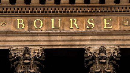 Le fronton de la Bourse de Paris. (JOEL SAGET / AFP)