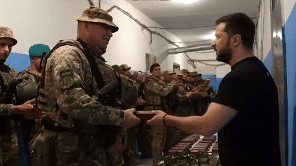 Le président ukrainien, Volodymyr Zelensky, en visite sur la ligne de front dans la région de Donetsk (Ukraine), le 4 septembre 2023. (VOLODYMYR ZELENSKY / TELEGRAM)