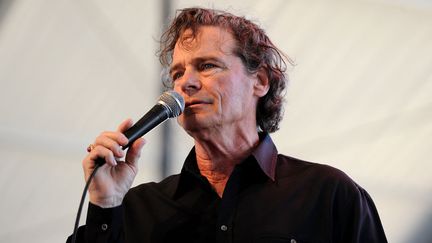 Le chanteur&nbsp;B.J. Thomas sur scène au "California's Country Music Festival" en 2010.&nbsp; (FRAZER HARRISON / GETTY IMAGES NORTH AMERICA)