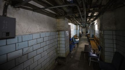 Le sous-sol d'un hôpital&nbsp;de Kiev où des enfants ont été déplacés&nbsp;pour les protéger d'une invasion russe, le 28 février 2022. Photo d'illustration. (AYTAC UNAL / ANADOLU AGENCY / AFP)