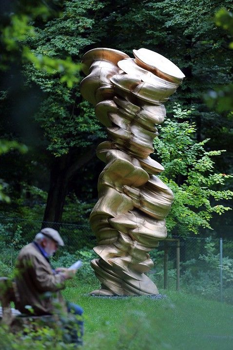 Sculpture de Tony Cragg dans le parc de Wuppertal en Allemagne
 (OLIVER BERG / DPA / DPA PICTURE-ALLIANCE)