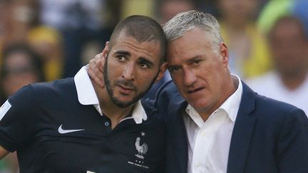 &nbsp; (Didier Deschamps et Karim Benzema après la défaite face à l'Allemagne. © REUTERS/Charles Platiau)