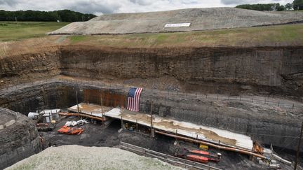 Depuis une dizaine d'années,&nbsp;les compagnies minières décapitent les montagnes pour atteindre la couche de charbon et laissent le reste de terre sur le côté. Ici, en Pennsylvanie. (JUSTIN MERRIMAN / GETTY IMAGES NORTH AMERICA)