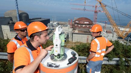 &nbsp; (EDF poursuit le chantier de l'EPR de Flamanville, en attendant de trouver l'origine de l'anomalie "sérieuse" dans la cuve du réacteur. © MaxPPP)