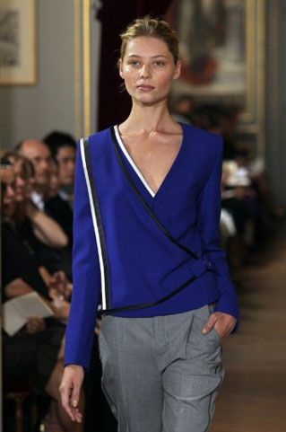 Bouchra Jarrar haute couture automne-hiver 2011-2012, à Paris.
 (AFP)