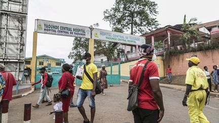 A l'entrée de l'hôpital de Yaoundé, capitale du Cameroun, le 6 mars 2020 (AFP - mlo)