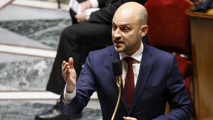 Jean-Noël Barrot, ministre délégué chargé de la Transition numérique, à l'Assemblée nationale, le 7 février 2023. (LUDOVIC MARIN / AFP)