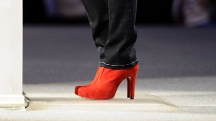 A qui sont ces talons ? (LIONEL BONAVENTURE / AFP)