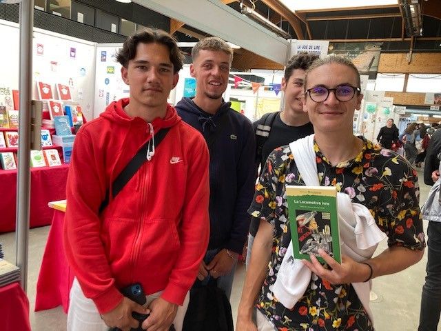 Maxime, Kylian, Alan et Timothé ont choisi un livre de l'auteur russe Boulgakov pour leur CDI,&nbsp;Festival Etonnants Voyageurs, Saint-Malo le 3 juin 2022 (Laurence Houot / FRANCEINFO CULTURE)