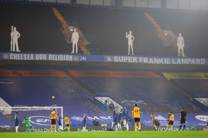 During the Chelsea-Wolverhampton match on January 27, 2021, a & nbsp;"Super Frank Lampard"& nbsp; was made to thank the Chelsea manager.  (RICHARD HEATHCOTE / POOL)