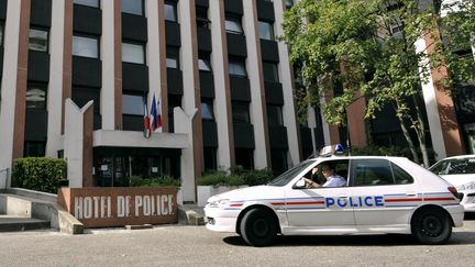 L'h&ocirc;tel de police de Lyon (Rh&ocirc;ne), le 6 octobre 2011, o&ugrave; des perquisitions ont eu lieu dans l'enqu&ecirc;te sur l'affaire Neyret. (PHILIPPE DESMAZES / AFP)