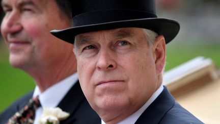 Le prince Andrew, le 20 juin 2019 à Ascot (Berkshire) en Angleterre (Royaume-Uni). (TOBY MELVILLE / REUTERS)