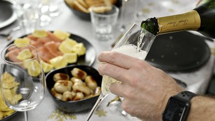 VRAI OU FAUX. Nouvel An 2025 : on a vérifié sept idées reçues sur l'alcool et la conduite