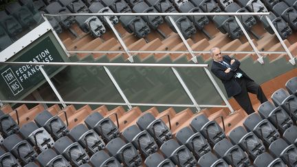 Le président sortant de la Fédération française de tennis,&nbsp;Jean Gachassin, à Roland-Garros, le 17 mai 2016. (HERVE BLOMET/SIPA)