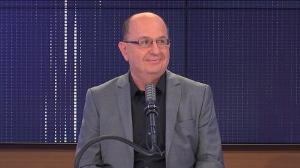 Mahmoud Zureik, professeur en épidémiologie et santé publique à l'Université de Versailles-Saint-Quentin-en-Yvelines,&nbsp;vendredi 21 août sur franceinfo. (FRANCEINFO / RADIO FRANCE)