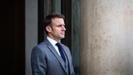 Le président de la République, Emmanuel Macron, le 9 novembre 2023 au palais de l'Elysée. (XOSE BOUZAS / HANS LUCAS / AFP)