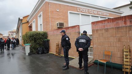 Le lyc&eacute;e Ozar Hatorah,&nbsp;le 19 mars 2012, o&ugrave; trois &eacute;l&egrave;ves avaient &eacute;t&eacute; tu&eacute;s par Mohamed Merah. (ERIC CABANIS / AFP)