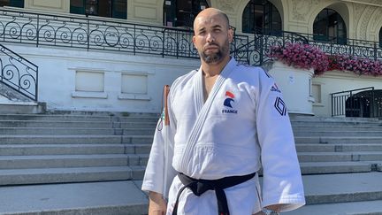 Le parajudoka Nacer Zorgani participe à ses premiers Jeux à Paris. (GABRIEL JOLY / FRANCEINFO : SPORT)