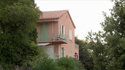 Alpes-Maritimes : le combat d'un couple pour récupérer sa maison squattée