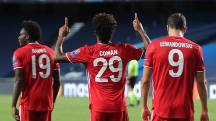 Le Français Kinglsey Coman qui a offert la victoire au Bayern Munich, célébrant son but, en finale de la Ligue des Champions, le 23 août 2020 à Lisbonne. (MIGUEL A. LOPES / AFP)